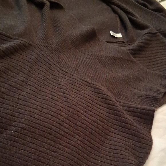 Nwt NEIMAN MARCUS 100% CASHMERE SWEATER WITH REAL FOX DETACHABLE COLLAR - Picture 6 of 7